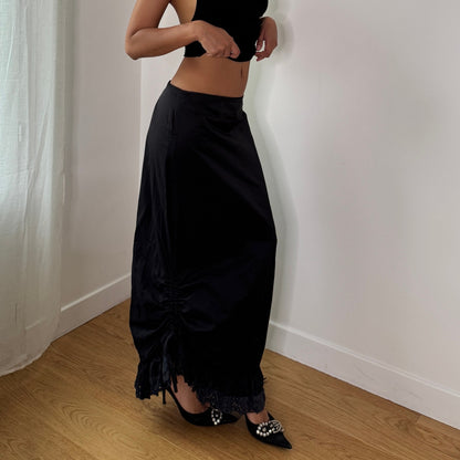 Vintage Black Ruched Maxi Skirt (S) ⠀