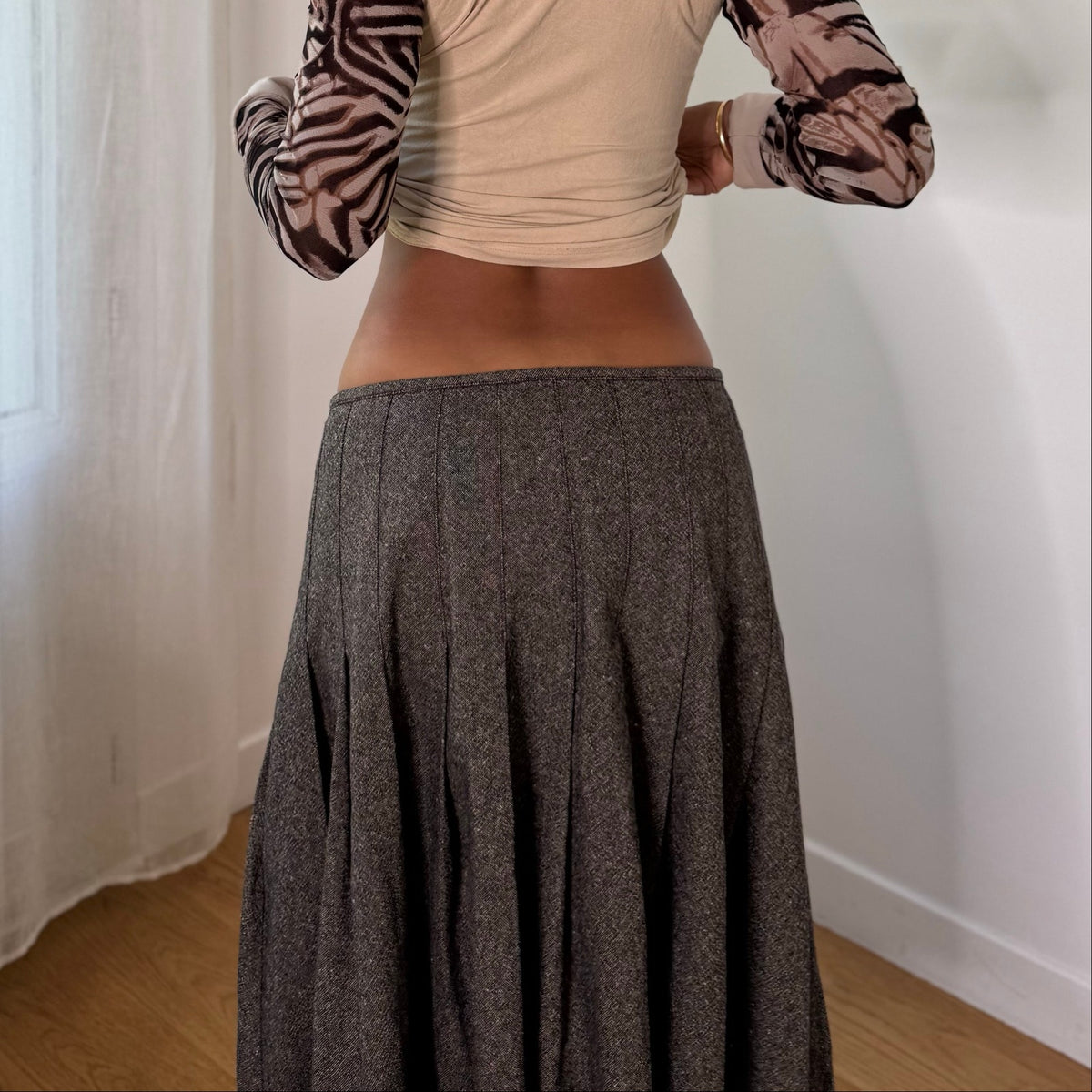 Italian vintage grey wool blend midi skirt with side button closure and flared A-line silhouette