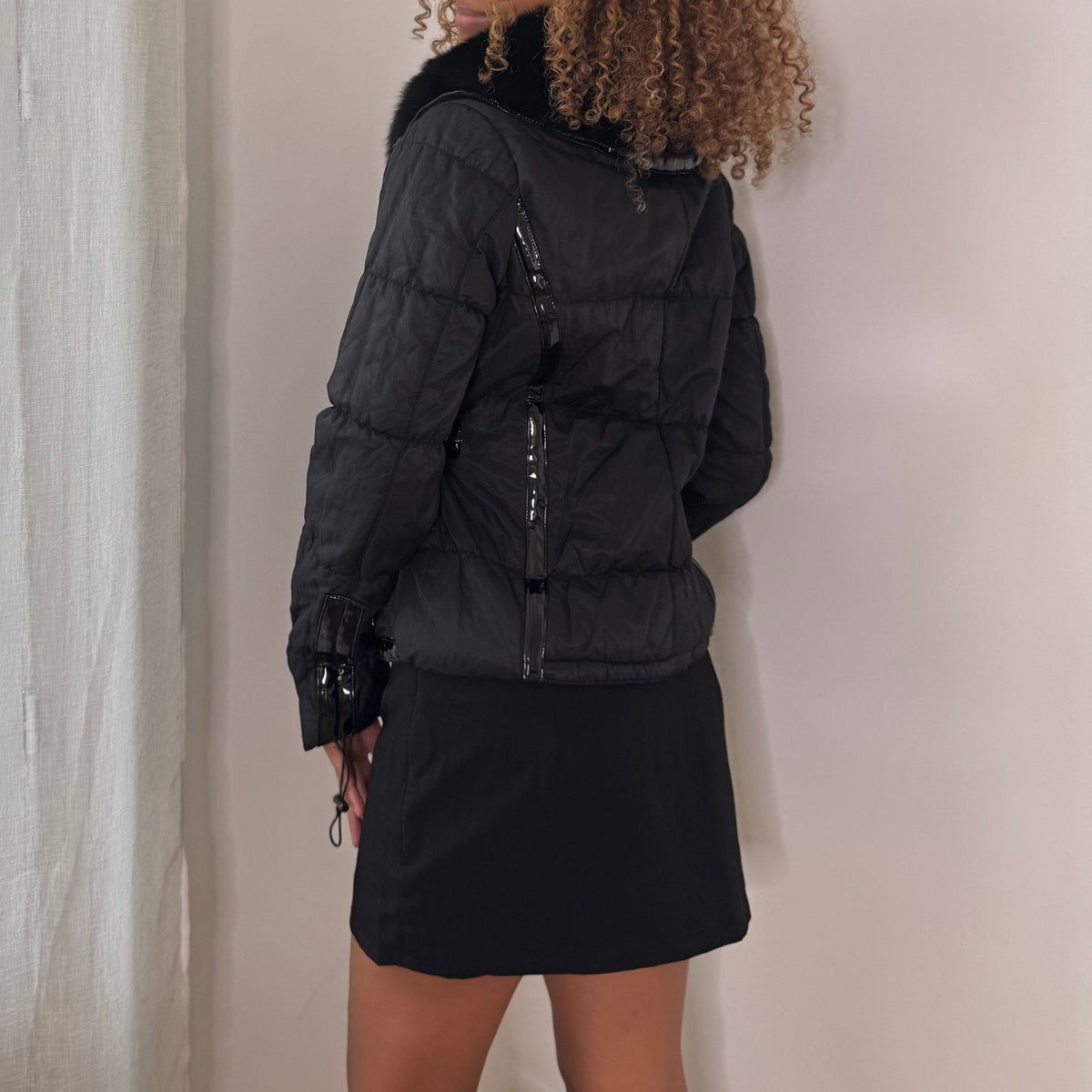Italian vintage black quilted puffer jacket with oversized faux fur collar & fitted waist