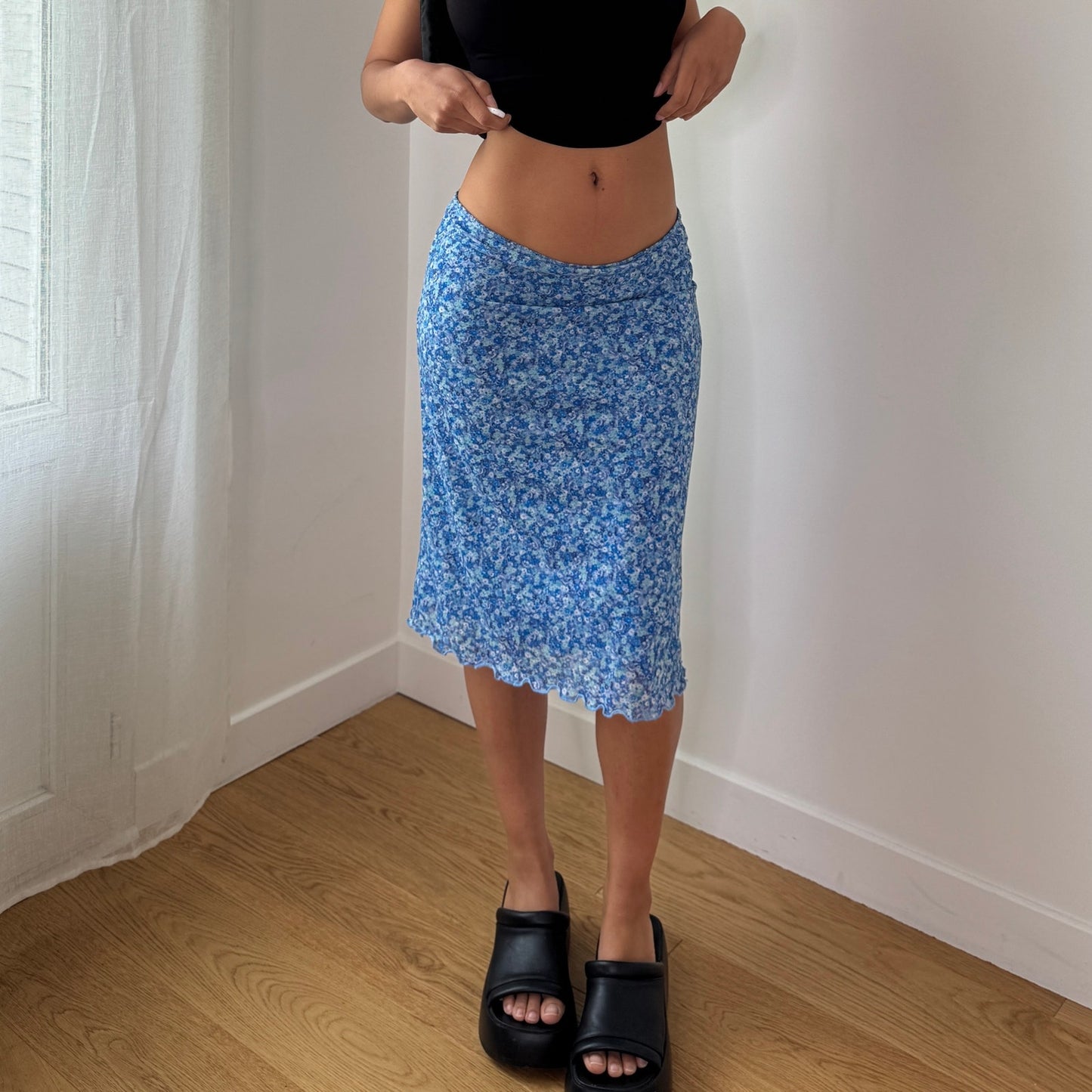 Vintage Blue Floral Mesh Midi Skirt Italian Y2K Ditsy Floral Skirt (S) ⠀
