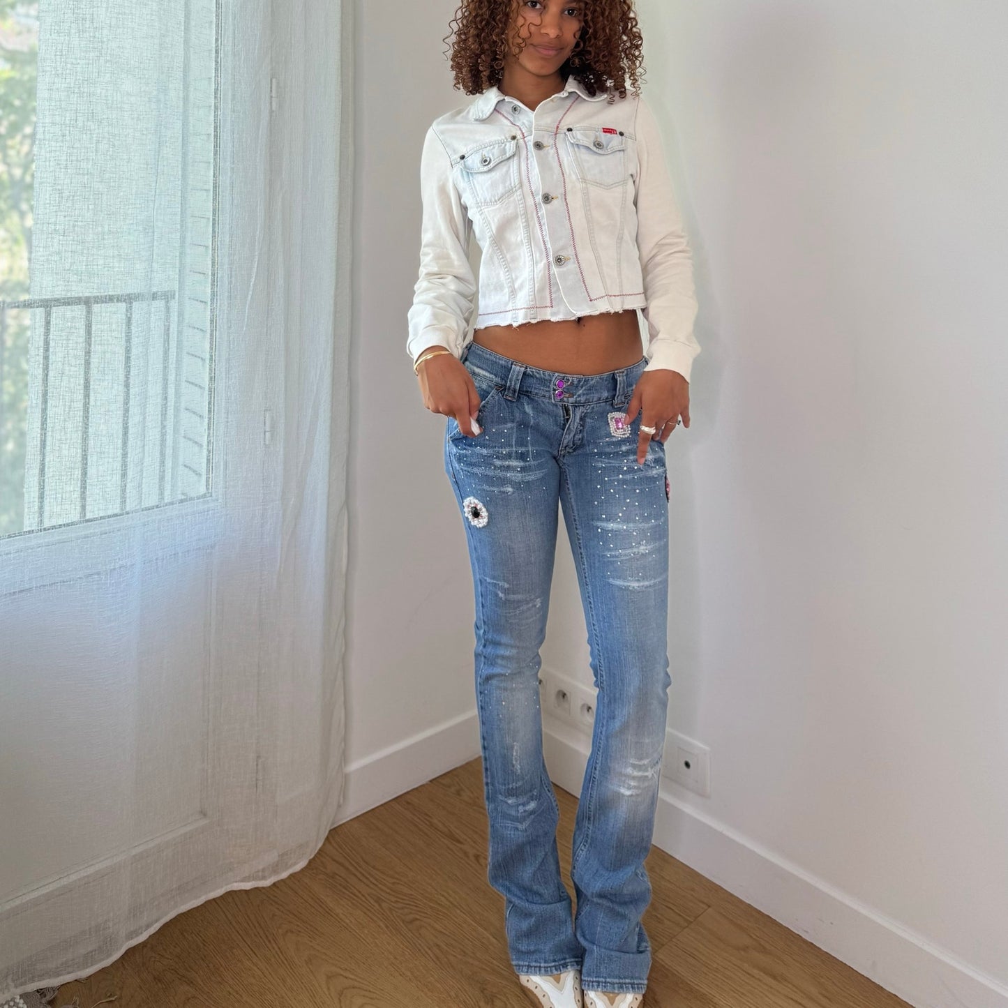 Vintage Italian Embellished Low Rise Flare Jeans Rhinestone Y2K Denim (XS/S)