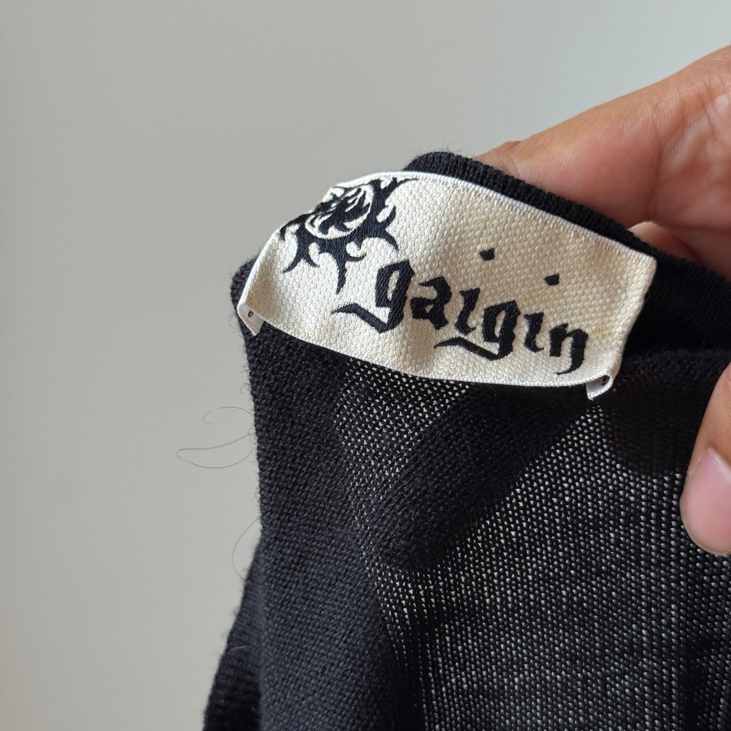 Vintage Knit Long Sleeve Top with Women Dragon Graphic (One Size)