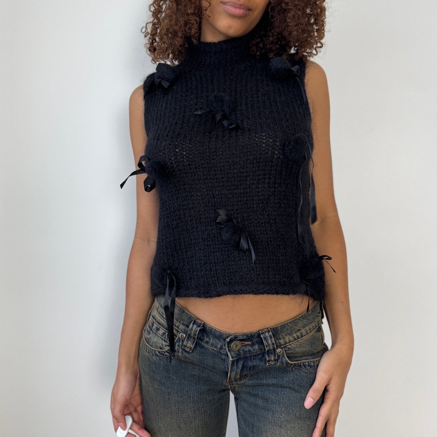 Vintage Italian black slouchy knit sleeveless top with bow appliqués (S)