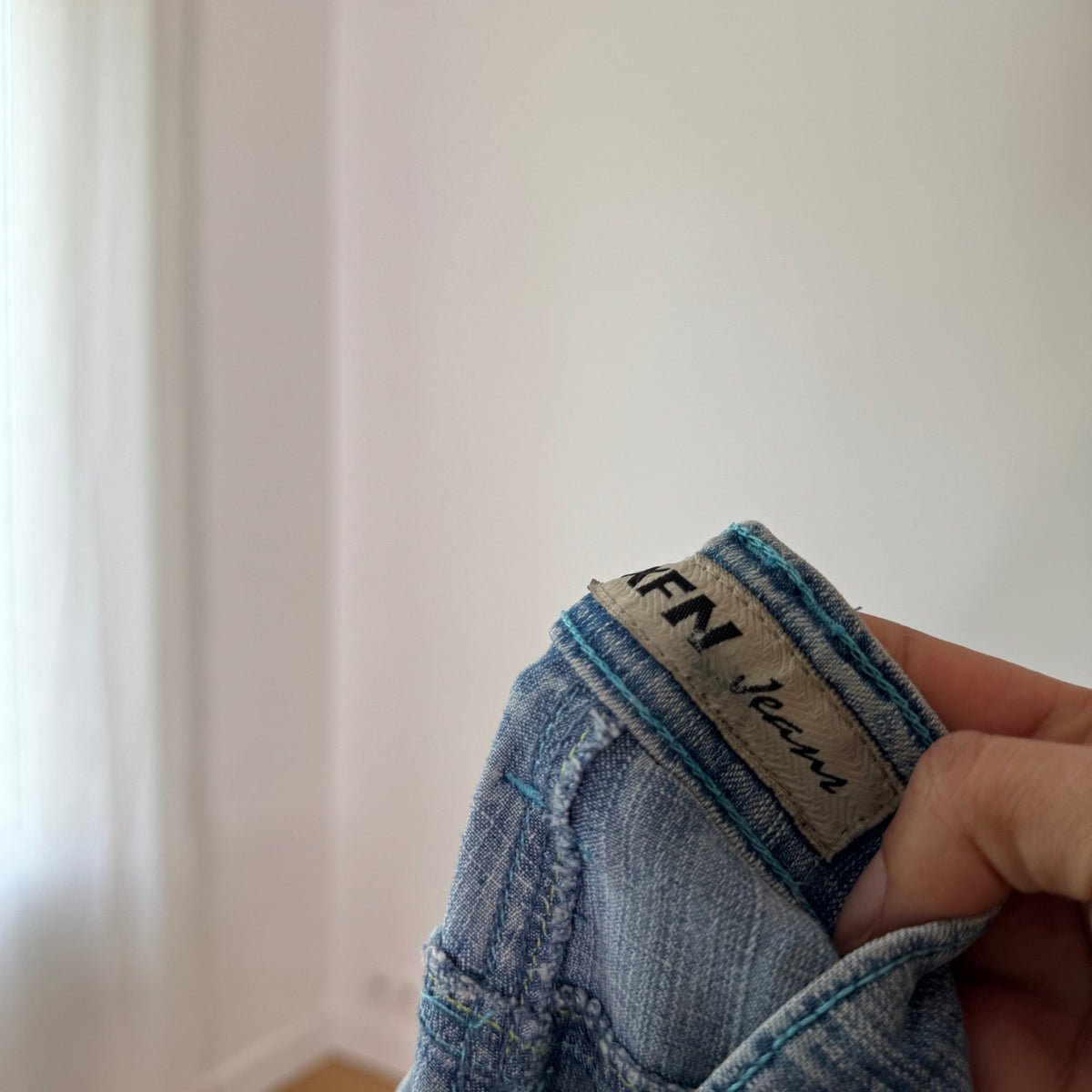 Vintage Y2K Light Wash Cargo Flare Jeans Utility Denim (S/M)