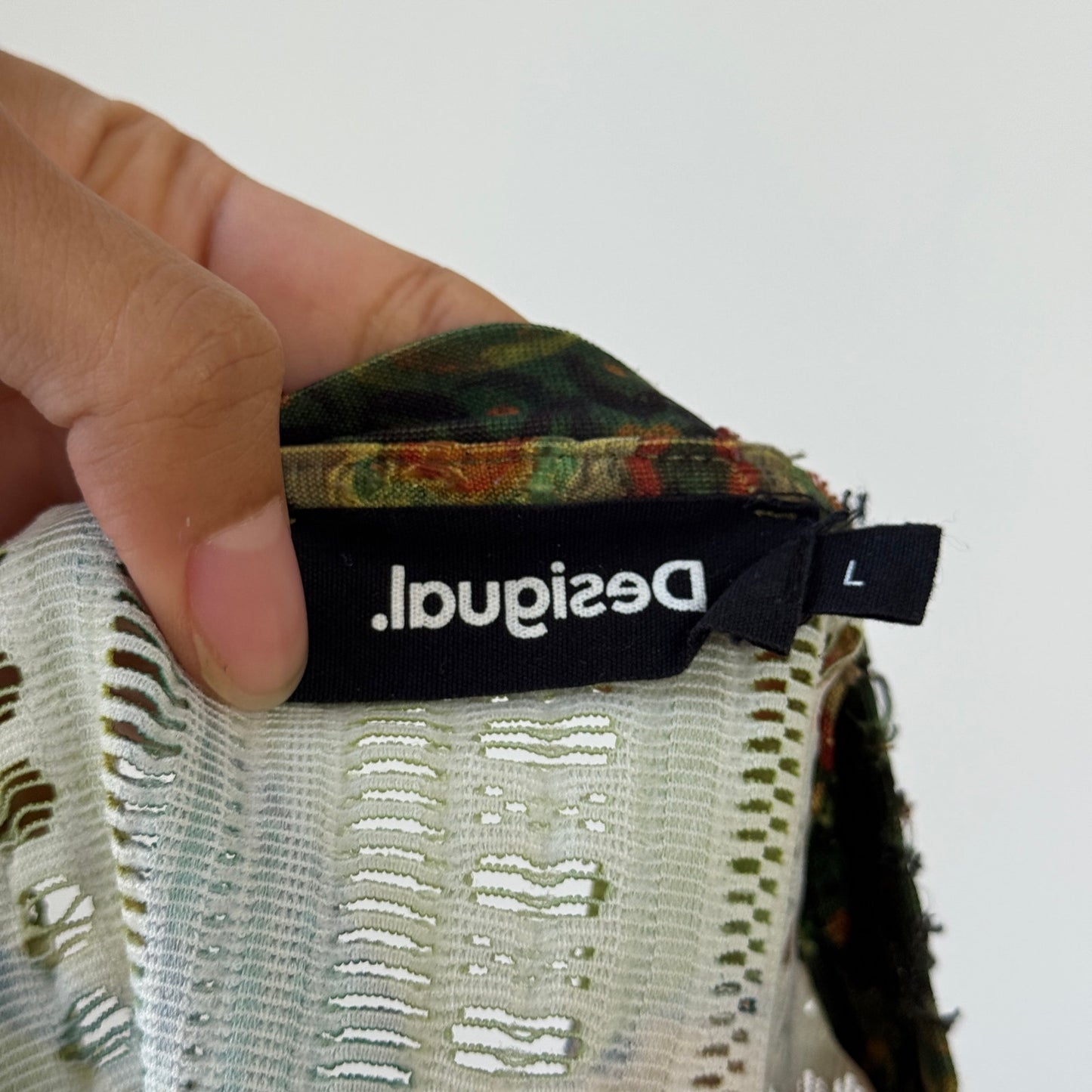 Vintage Desigual artistic mesh tee (M)