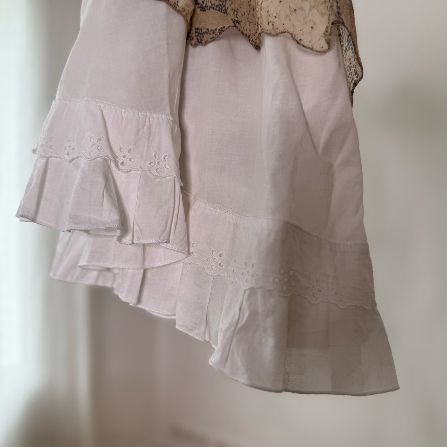 Vintage Beige Cream Snakeskin 100% Silk Ruffle Midi Skirt Italian Y2K (S)