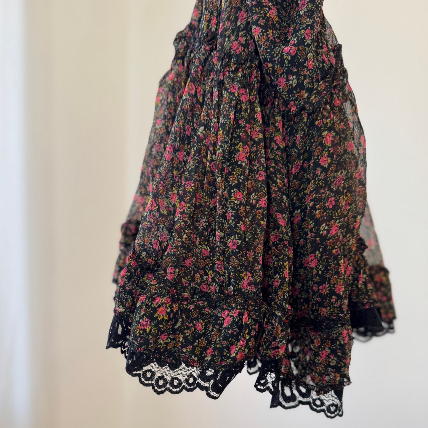 Vintage Italian silk floral ruffle skirt (Small)