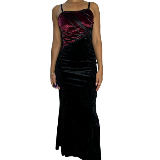 Italian Vintage velvet goth dress (XS/S)