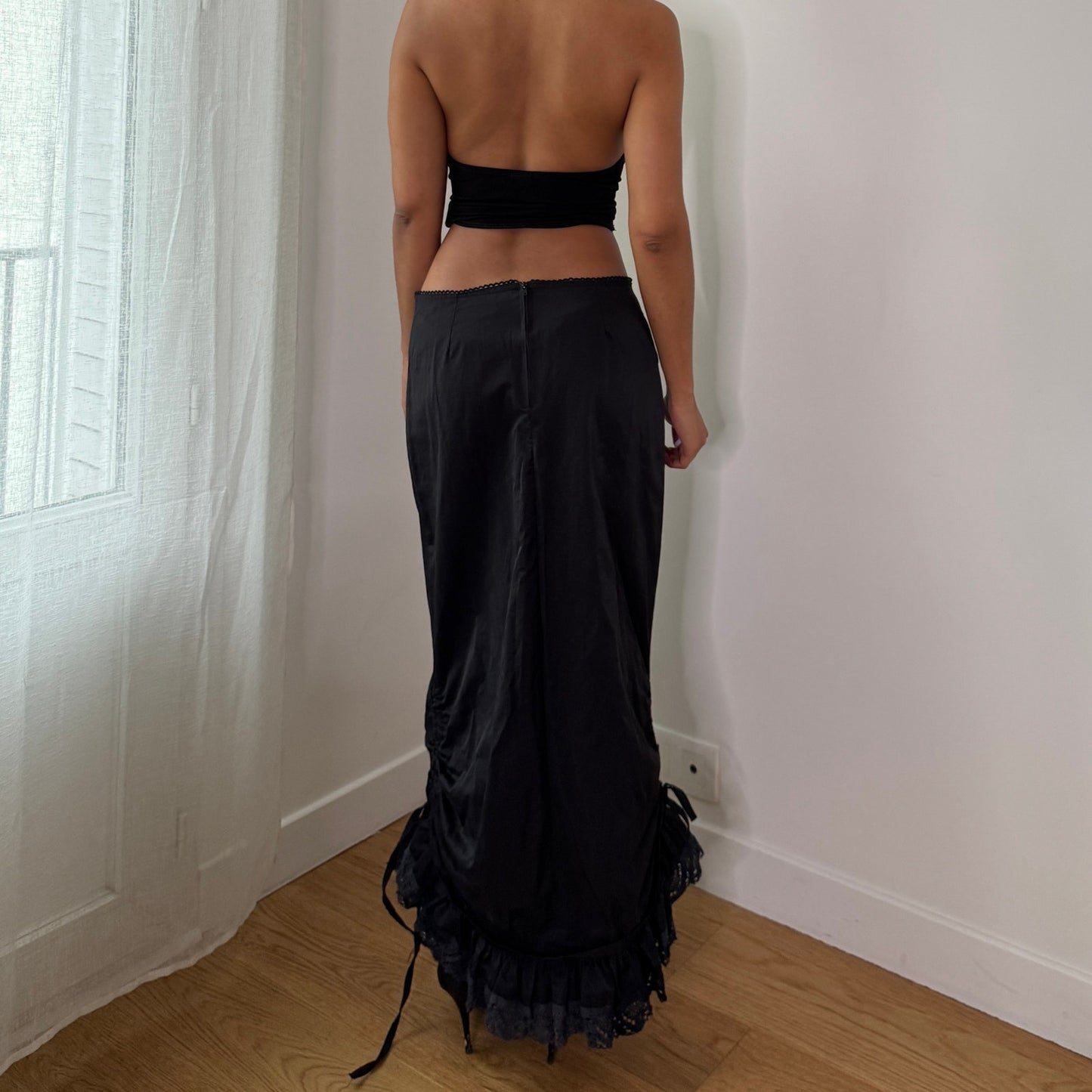 Vintage Black Ruched Maxi Skirt (S) ⠀