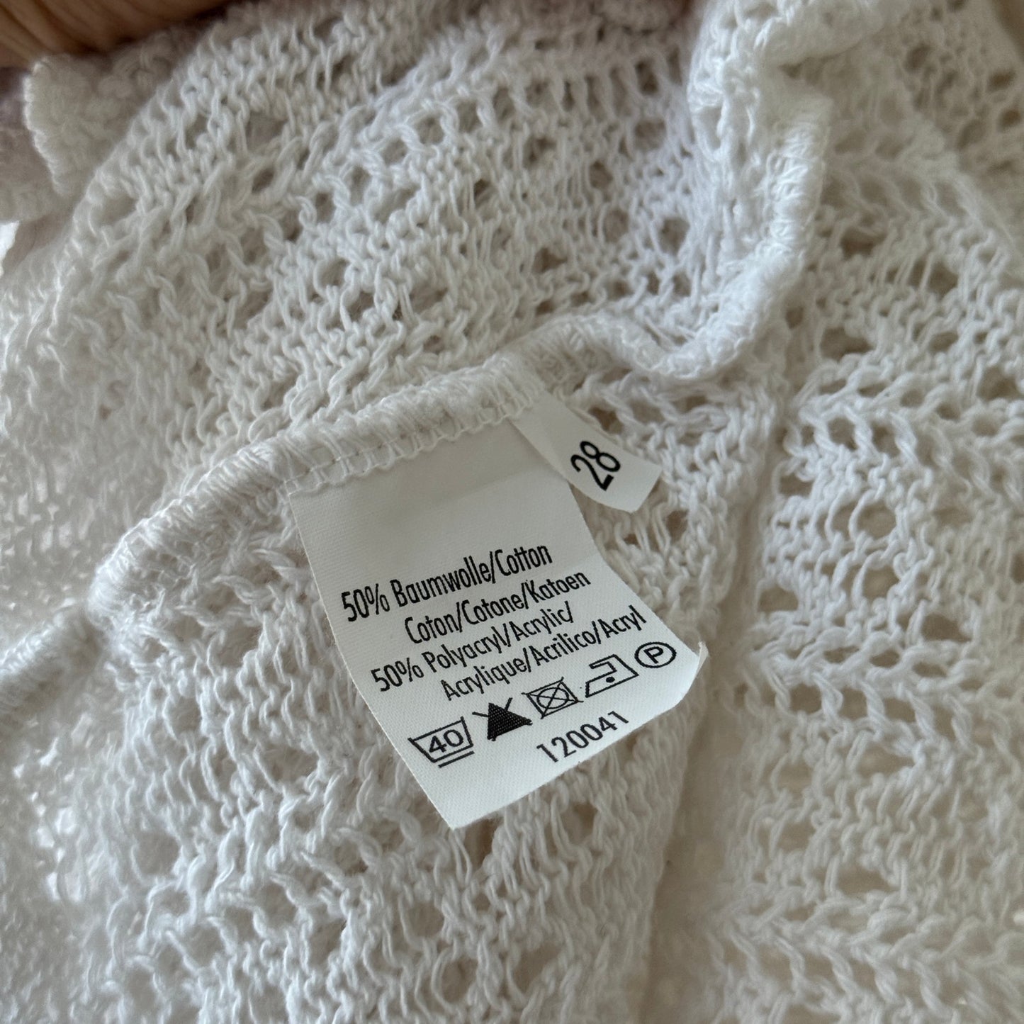 Vintage Euro white open-knit cropped cardigan with scalloped trim & tie-front (S/M)