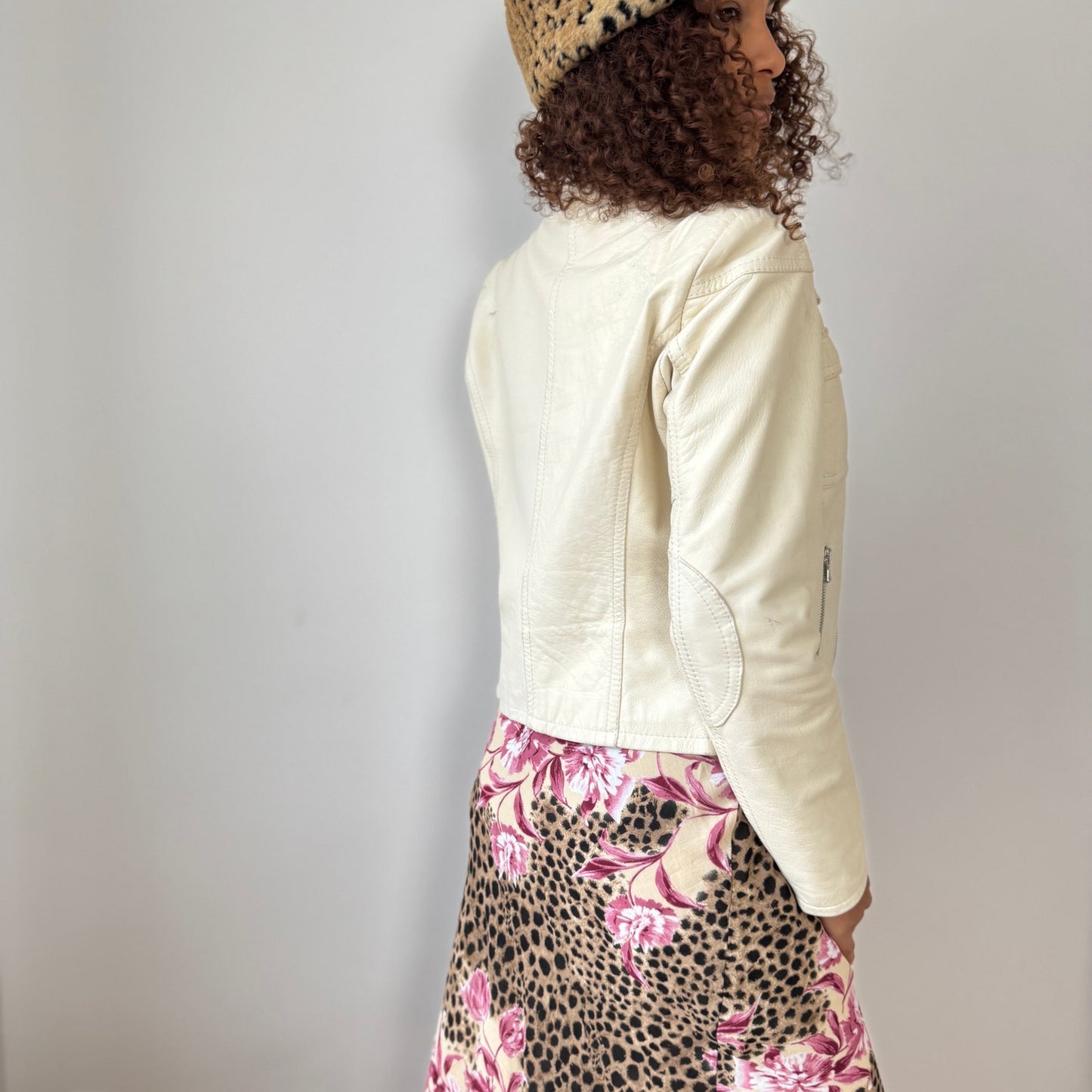 Vintage Euro ivory leather moto zip jacket with buckle collar (Small)