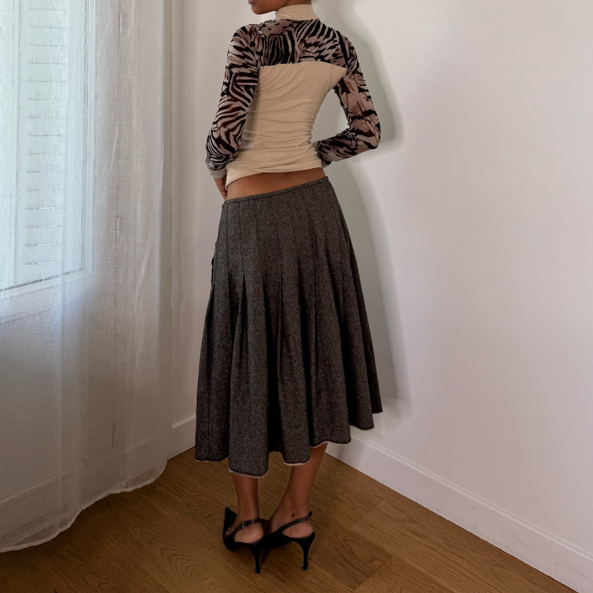 Italian vintage grey wool blend midi skirt with side button closure and flared A-line silhouette
