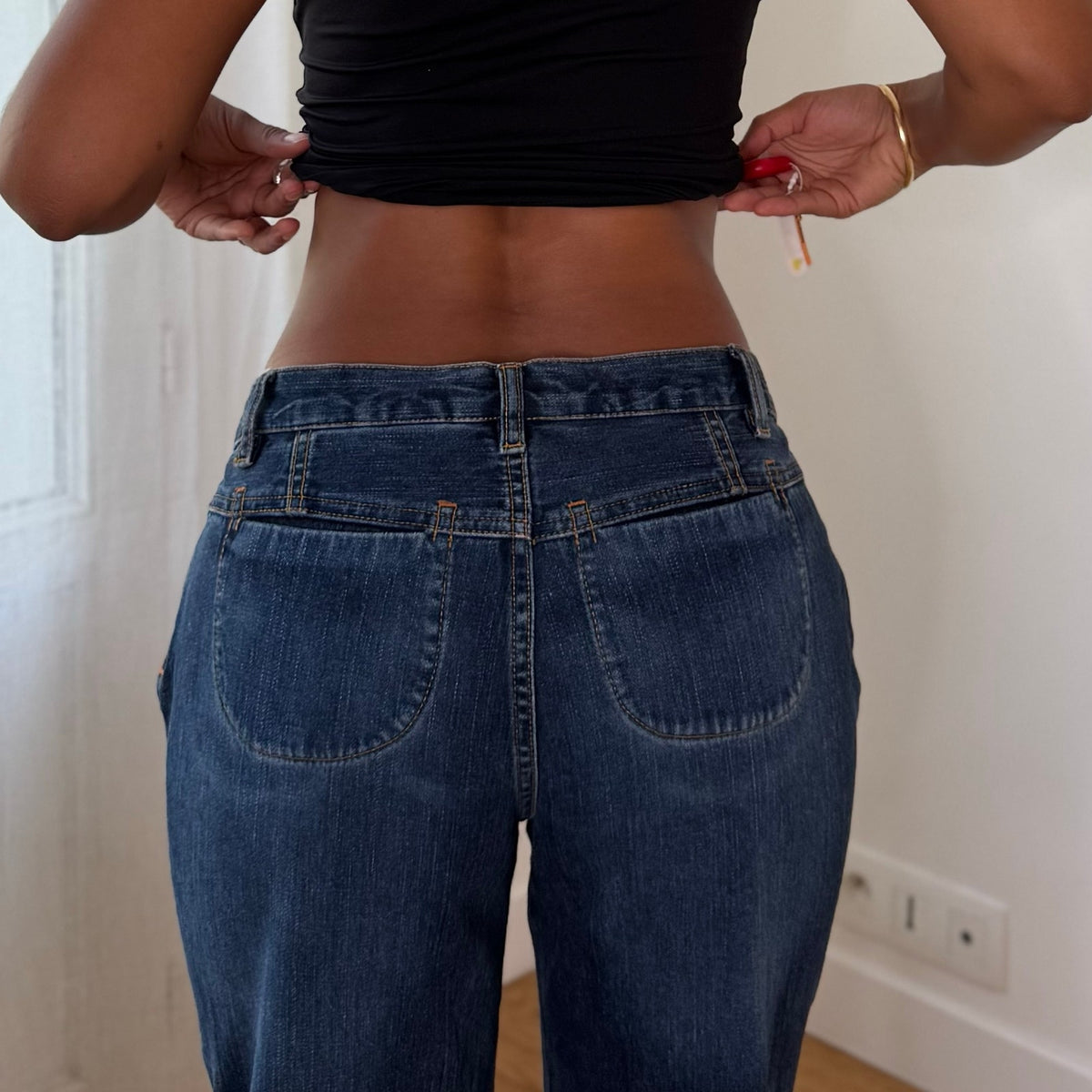 Vintage Y2K Dark Wash Low Rise Flare Jeans (S)