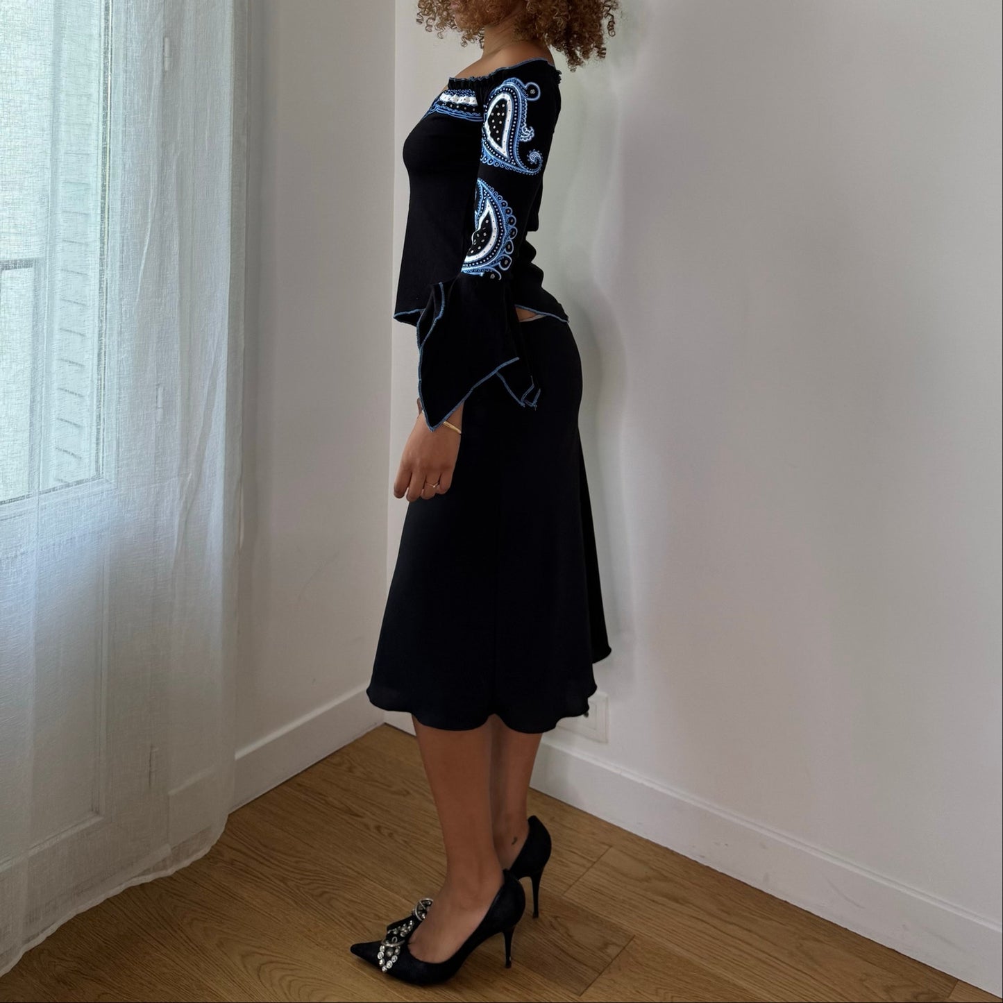 Vintage Black Blue & White Off Shoulder Bell Sleeve Cotton Top Italian Y2K (S)