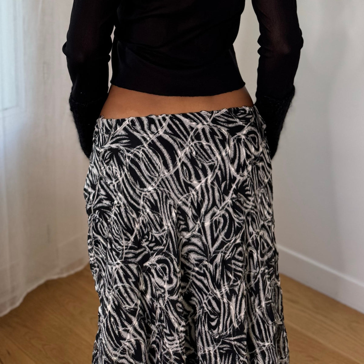Italian vintage black & white abstract zebra print mesh midi skirt with ruffled hem