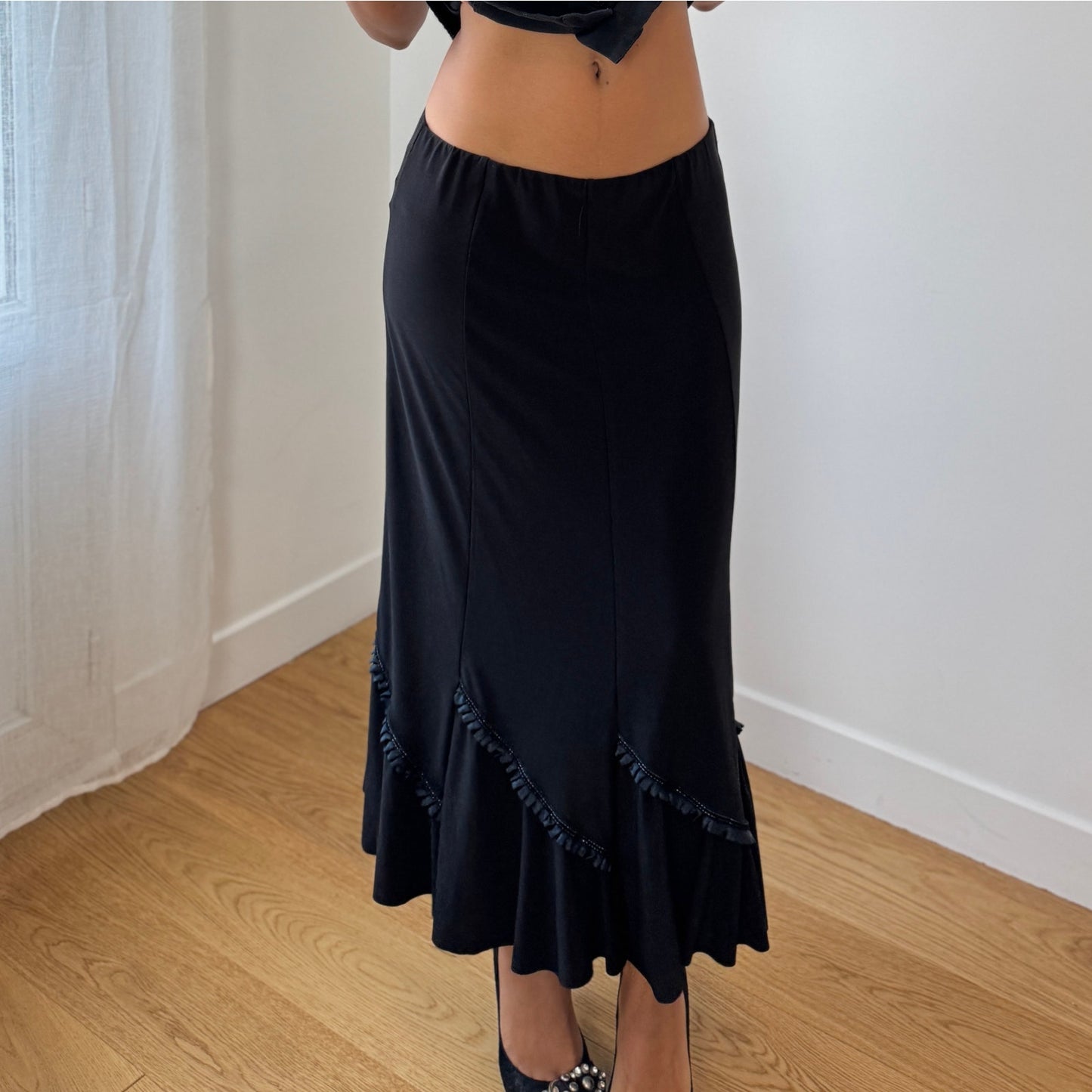 Vintage Italian black ruffle hem slinky skirt (S)