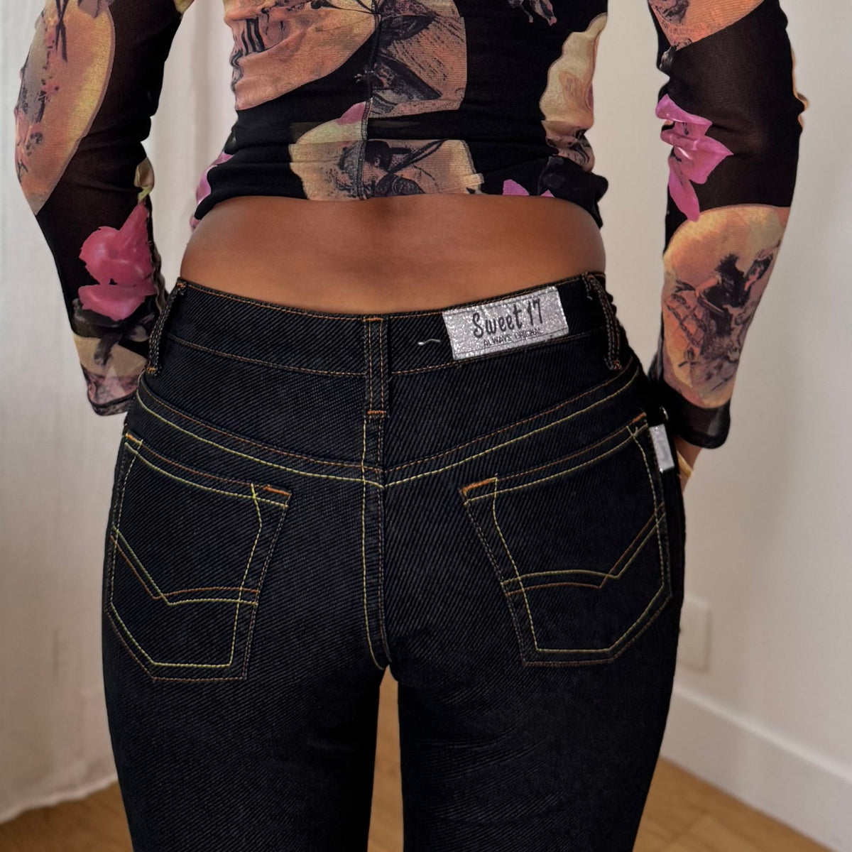 Euro vintage Y2K dark wash denim low-rise flare jeans with contrast stitching & wide bell bottom legs