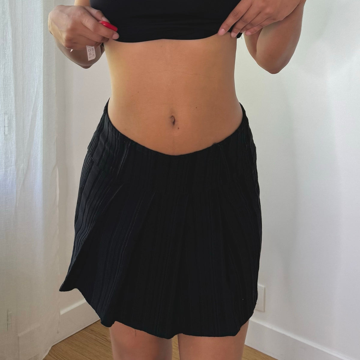 Vintage Italian Black Pinstripe Pleated Mini Skirt (S)