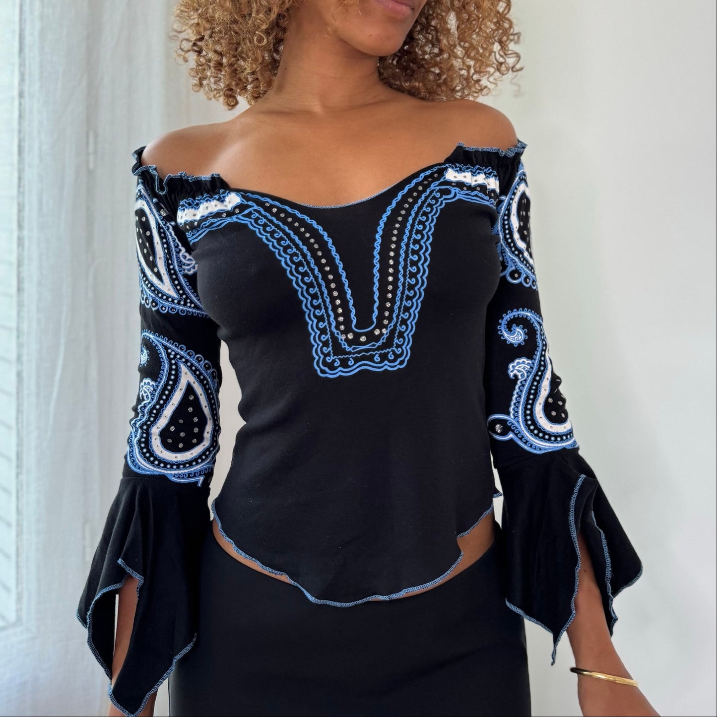 Vintage Black Blue & White Off Shoulder Bell Sleeve Cotton Top Italian Y2K (S)