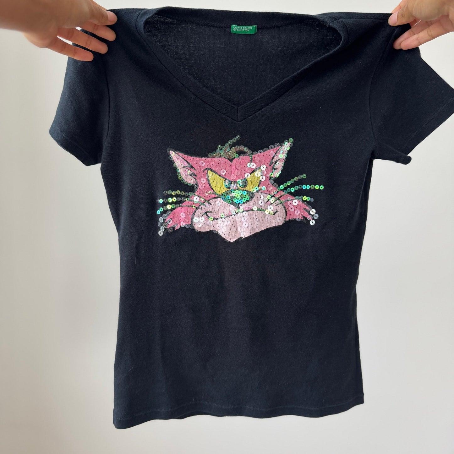 Italian Vintage Benetton Sequin Cat V-Neck Baby Tee (Small)