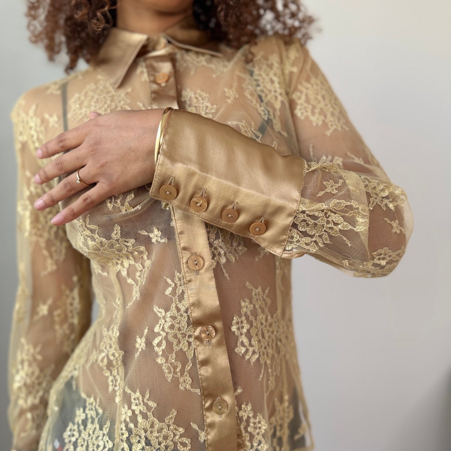 Vintage Beige Sheer Lace Mesh Button Up Blouse Euro Sourced (S) ⠀