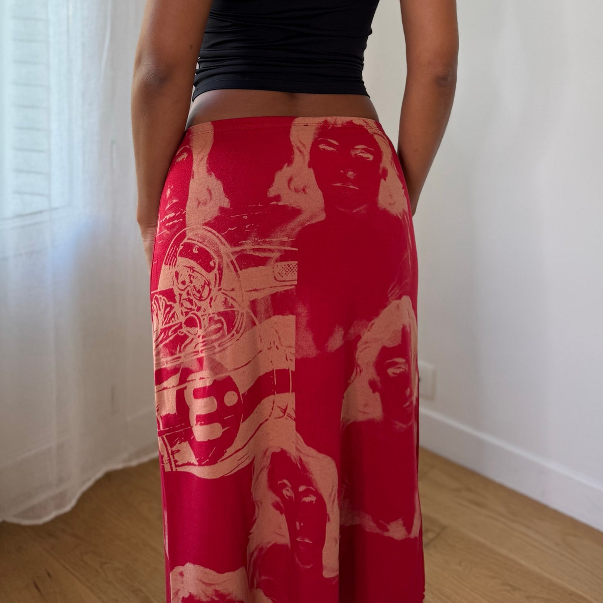 E-Play Italian Vintage Red Beige Portrait Face Print Midi Skirt