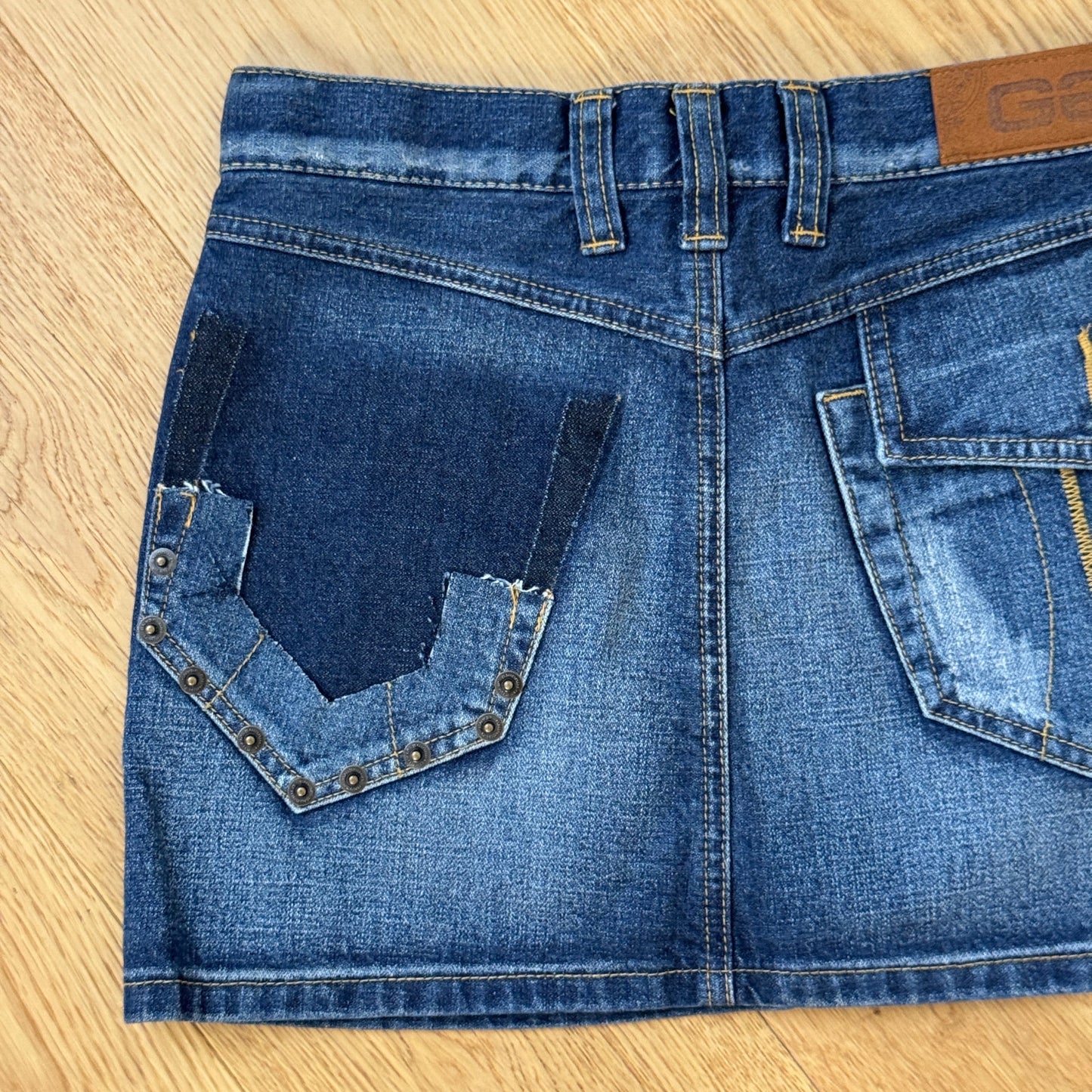 Vintage Patch-Pocket Denim Mini Skirt (XS)