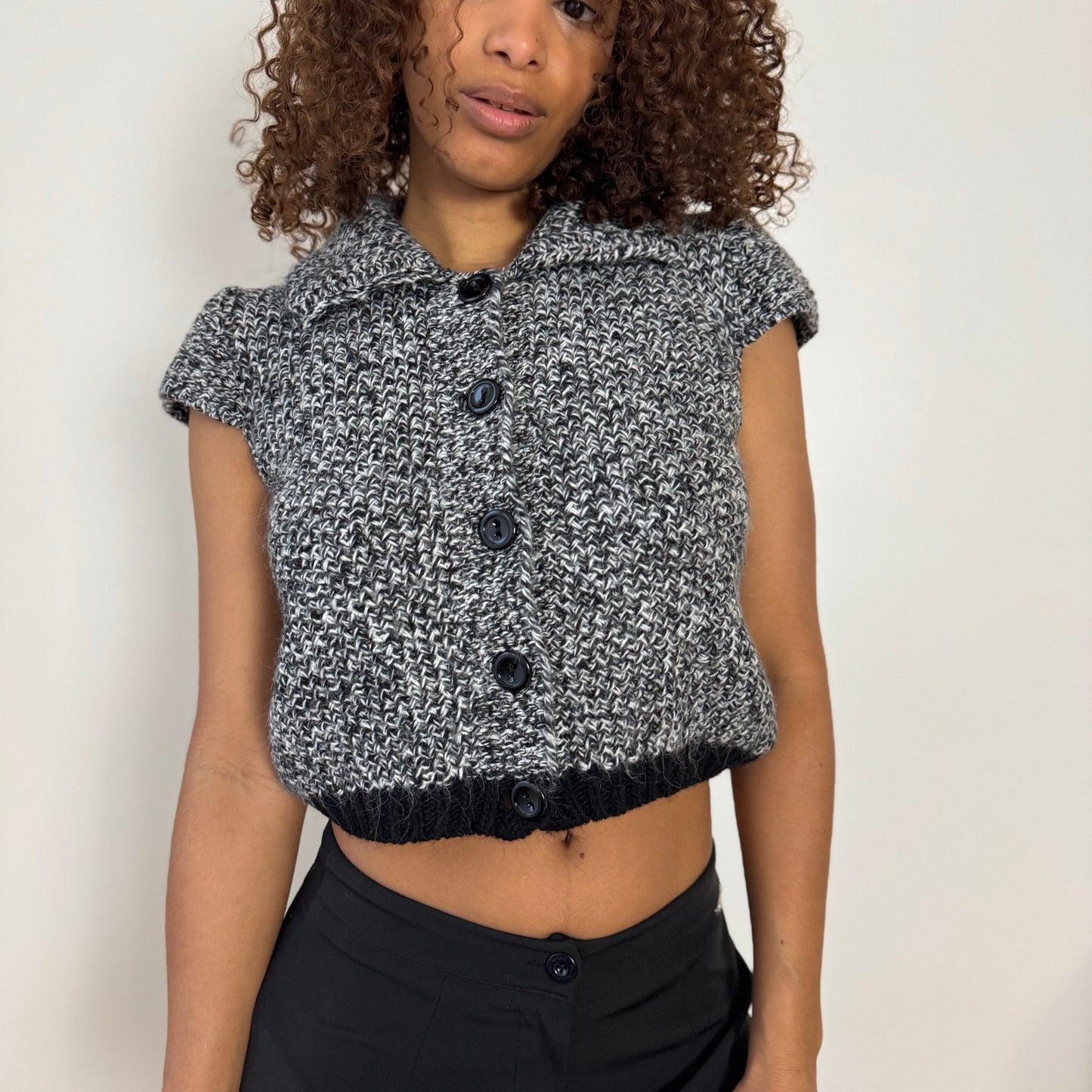 Vintage Italian grey marled knit slouchy short sleeve cardigan with button front (S)