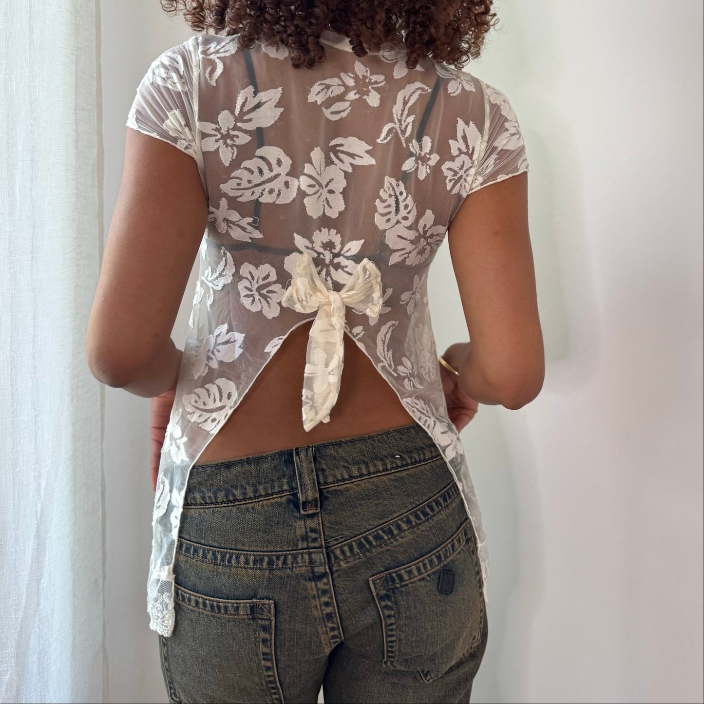 Vintage Italian White Floral Mesh Top Lace Hem Bow Back Y2K (S)