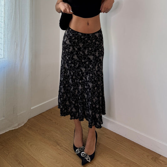 Vintage Black Floral Mesh Midi Skirt Italy Sheer Layered Fit Y2K (S) ⠀