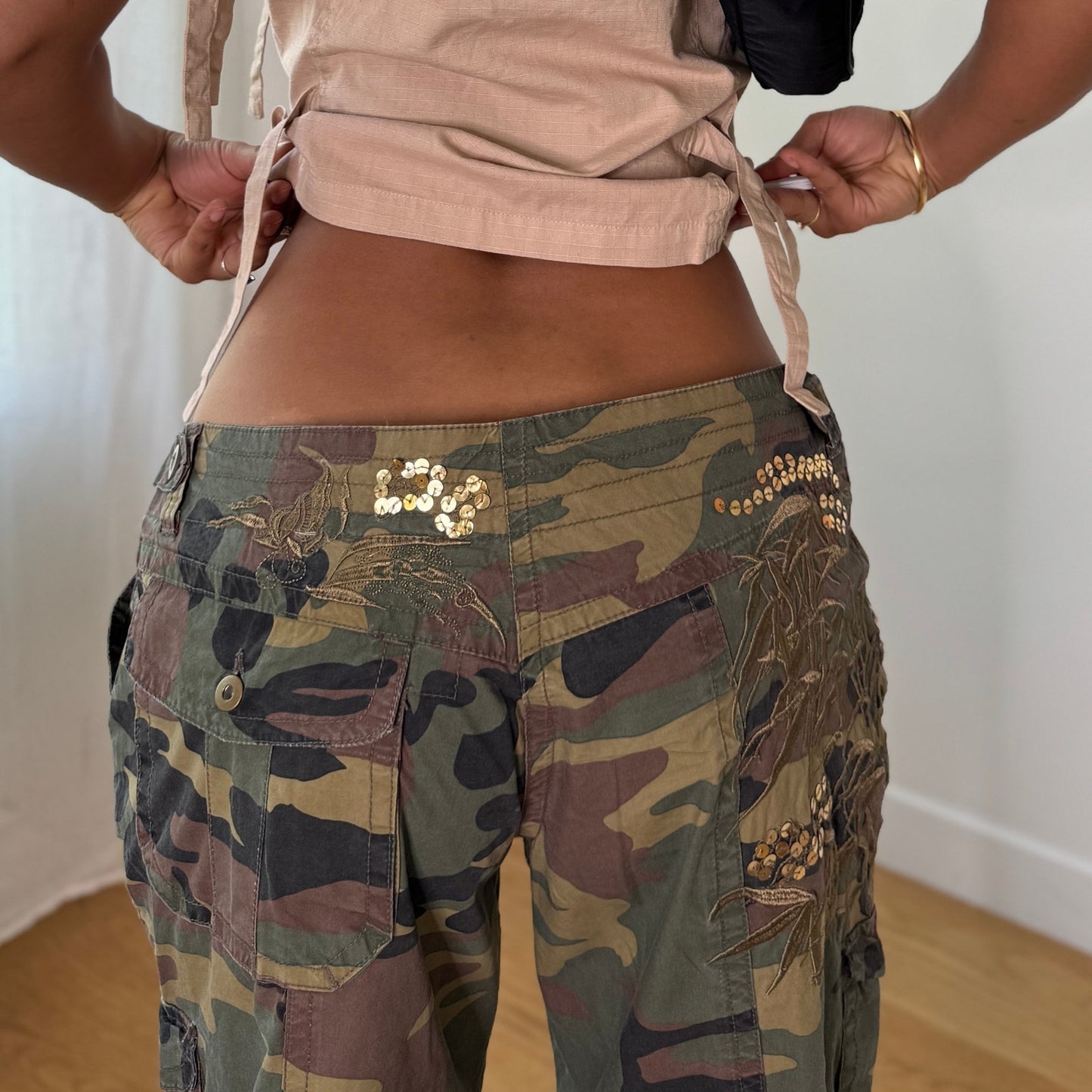 Vintage Camo Cargo Pants Sequin Embroidered Y2K Utility Trousers (M) ⠀